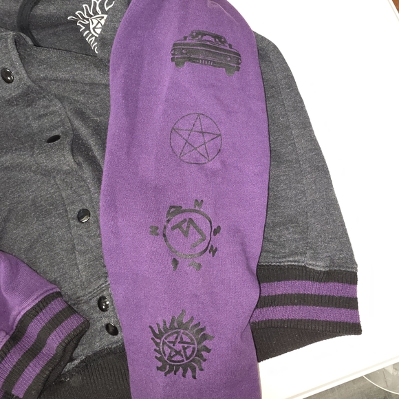 Supernatural Join the Hunt Varsity‎ Hoodie Jacket Large Gray Purple Winchester - Picture 6 of 9